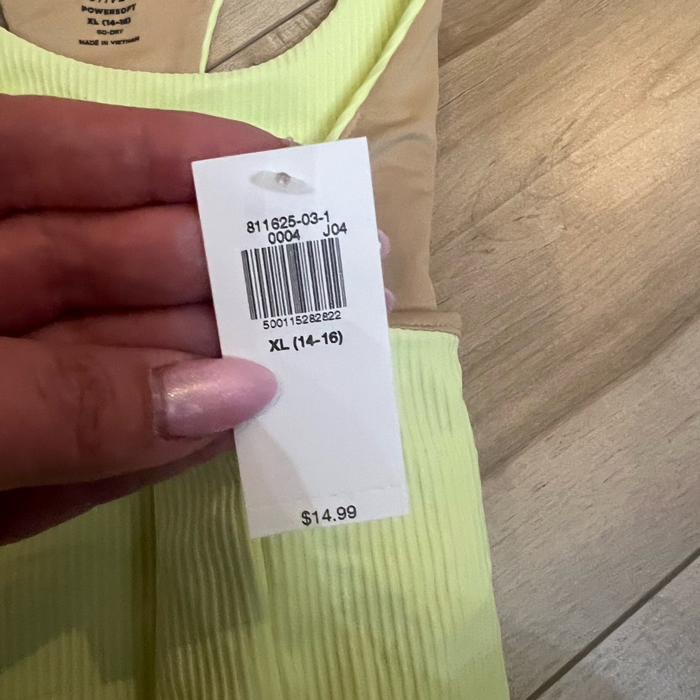 Vibrant Lime Ribbed Crop Top - Picture 2 of 3